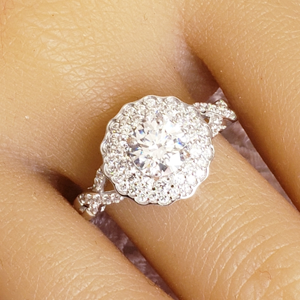 ❤️Swarovski Zirconia ring 3.25 ctw 🤍sz9